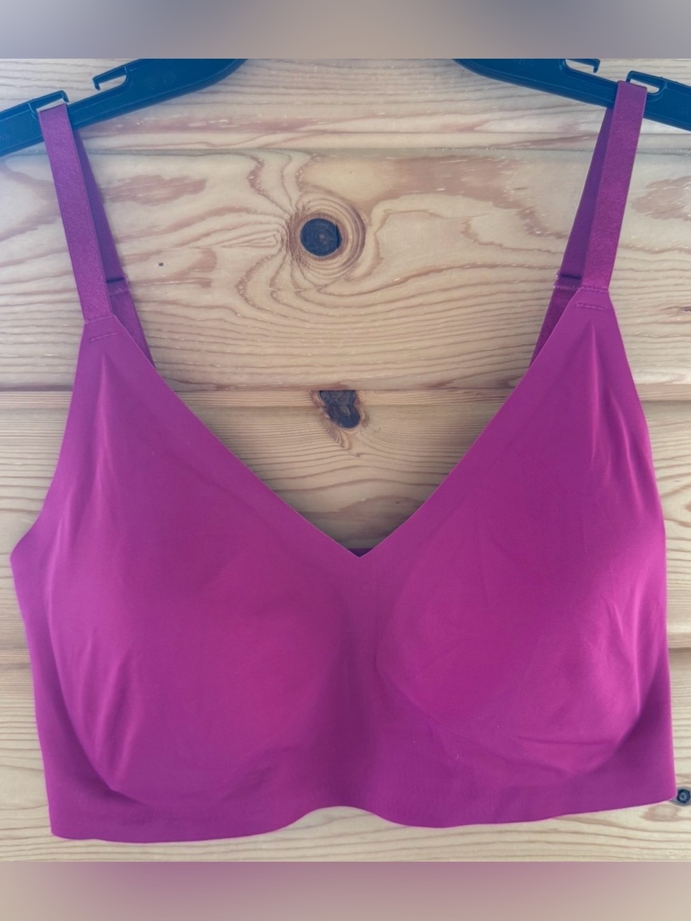 True & Co. V-Neck Medium Wireless Bralette in Magenta